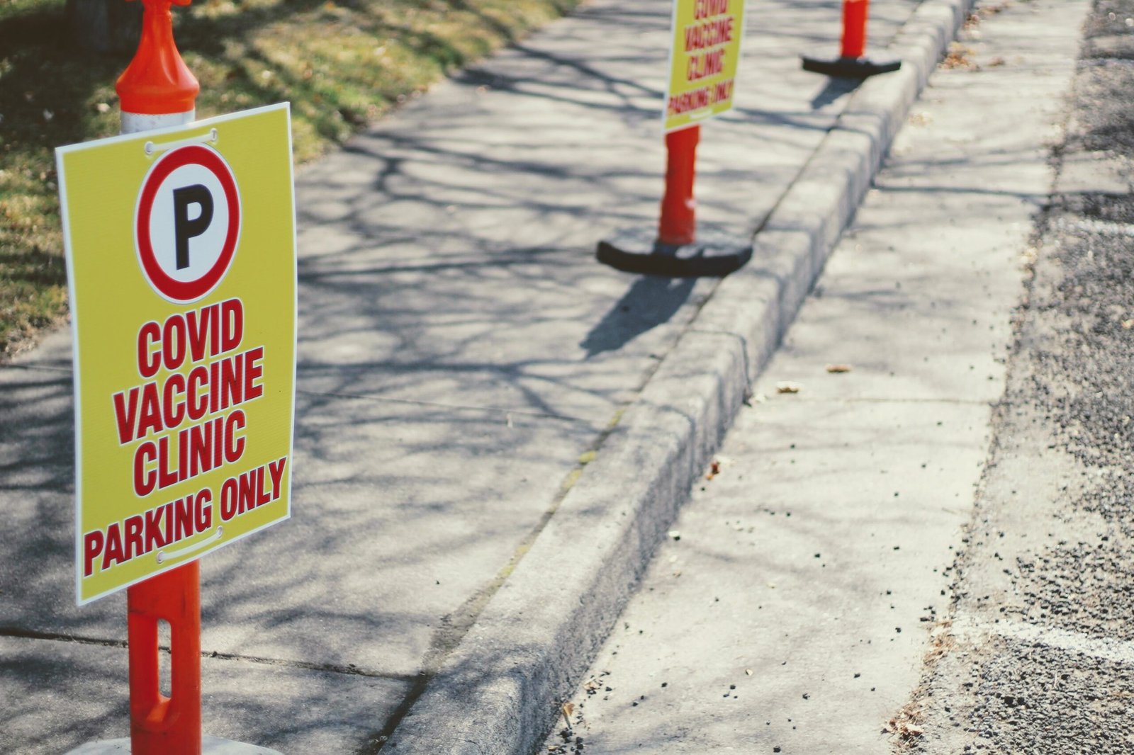 red and white stop